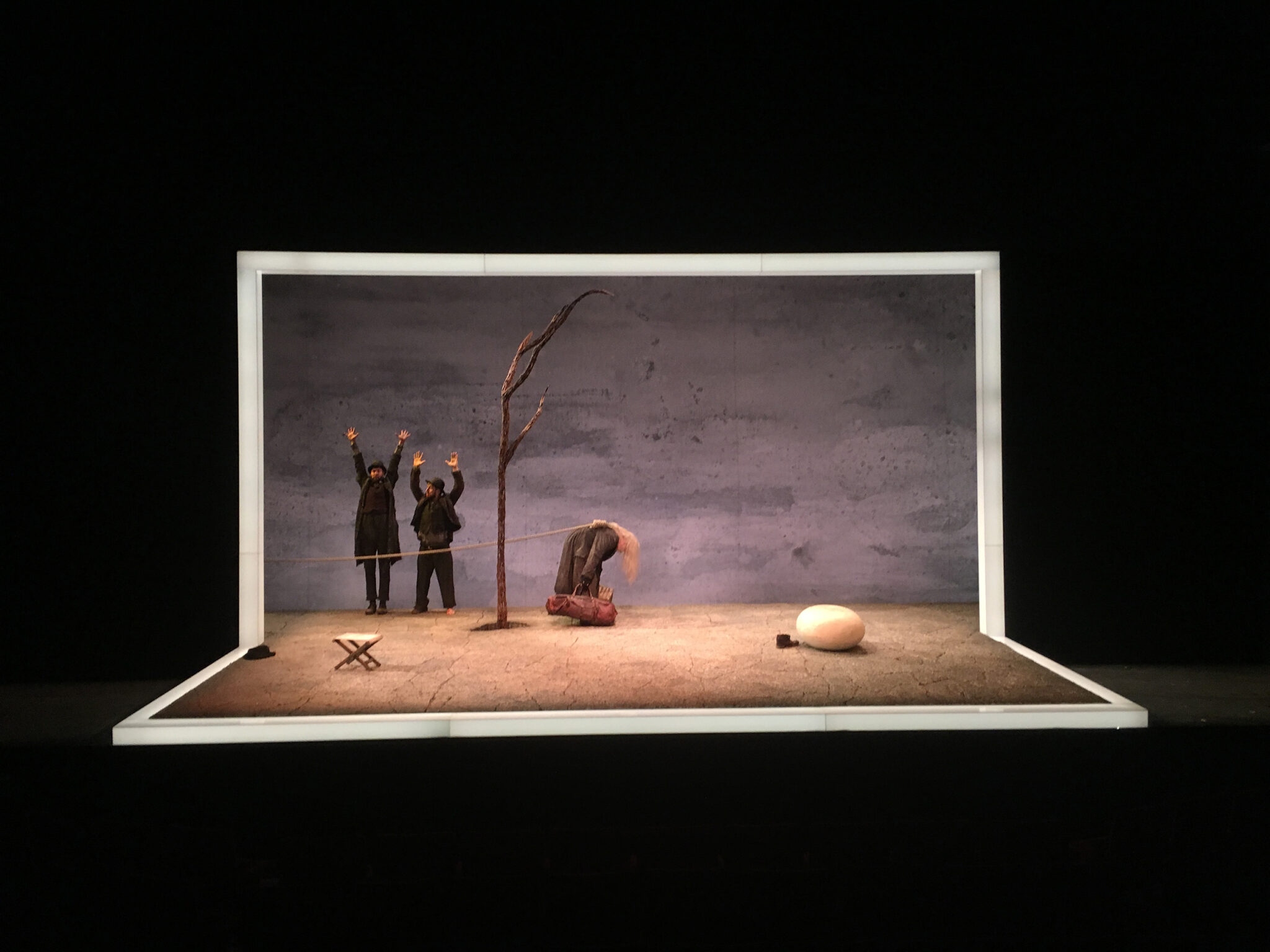 Teknoloji Temalı Tiyatro Oyunları: Dijitalleşen Dünyanın Sahneye Yansıması 2084 – Dijital Distopya