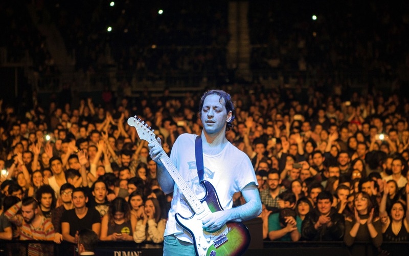 İzmir Etkinlik Rehberi Mart 2025: Bu Ay Kaçırılmayacak Etkinlikler! duman konseri