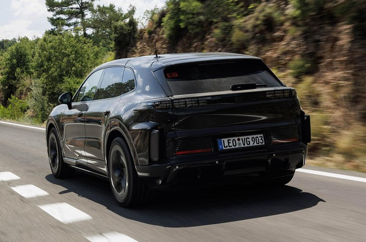 elektrikli porsche cayenne sarj meselesini ortadan kaldiriyor 0 ipE6J5Ch