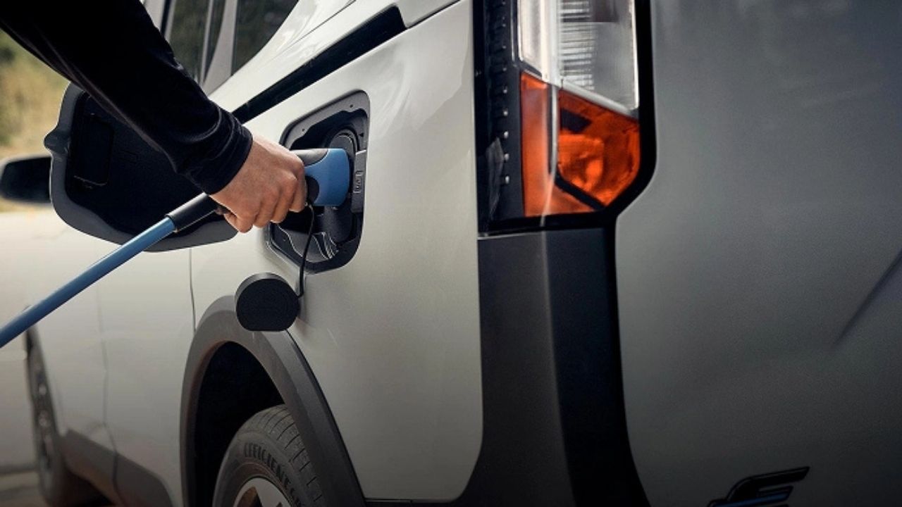 ford e tourneo courier incelemesi yalnizca elektrikli degil birebir vakitte tasinabilir bir ofis 0 WJjgHVIp