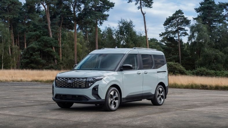 ford e tourneo courier incelemesi yalnizca elektrikli degil birebir vakitte tasinabilir bir ofis 2 NZutNcfq