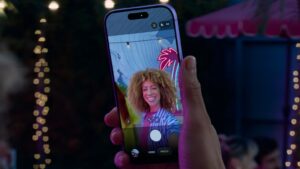 iphone-17-serisiyle-gelen-yeni-on-kamera-tecrubesi-center-stage-ByUaFrrK