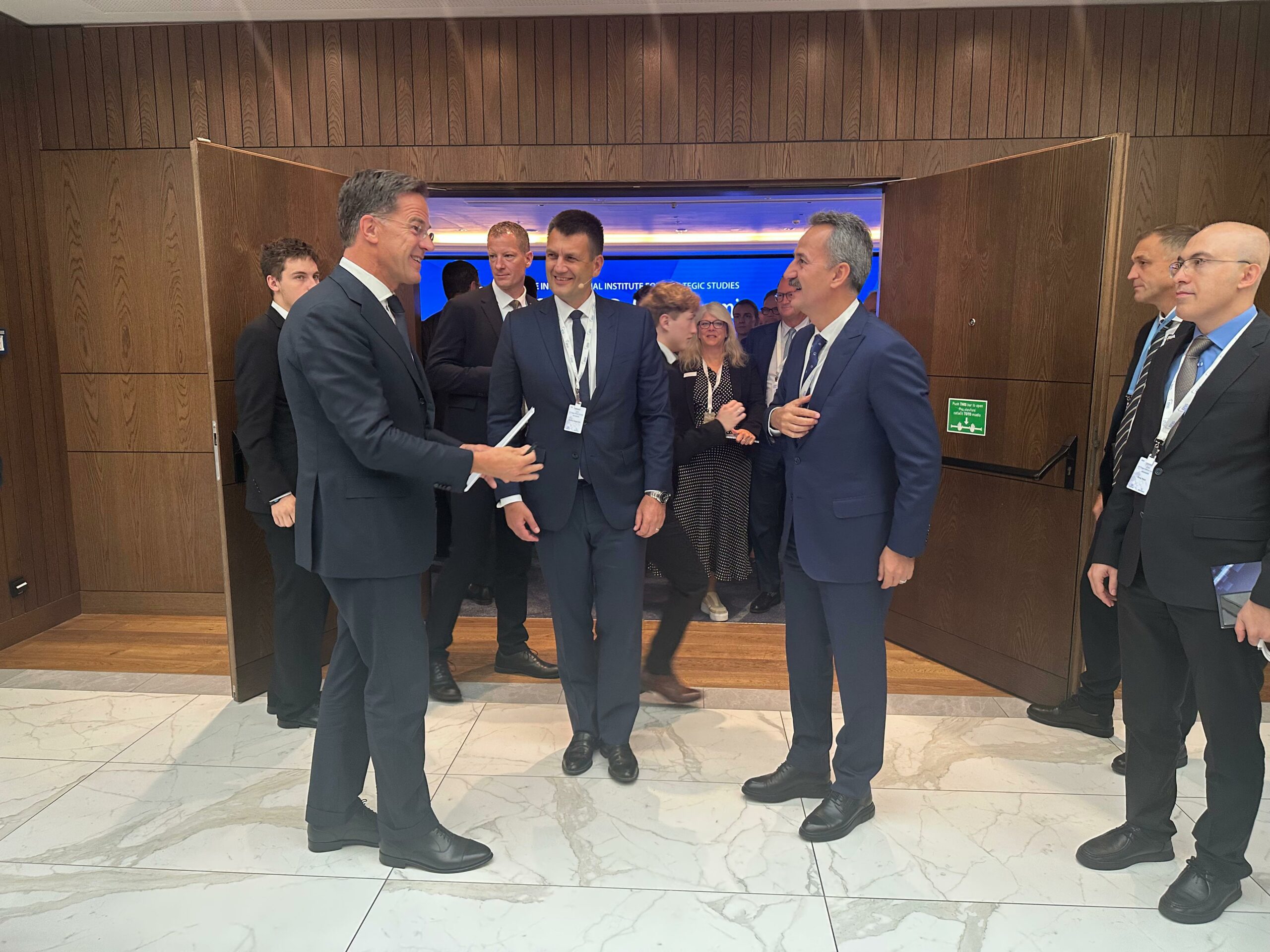 nato genel sekreteri rutteden turk savunma endustrisine ovgu 4 Dklig7IR
