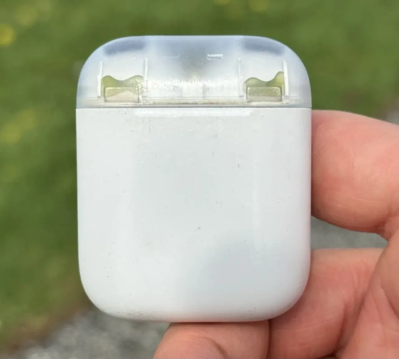 seffaf kapakli airpods geliyor 0 GESuGk4M