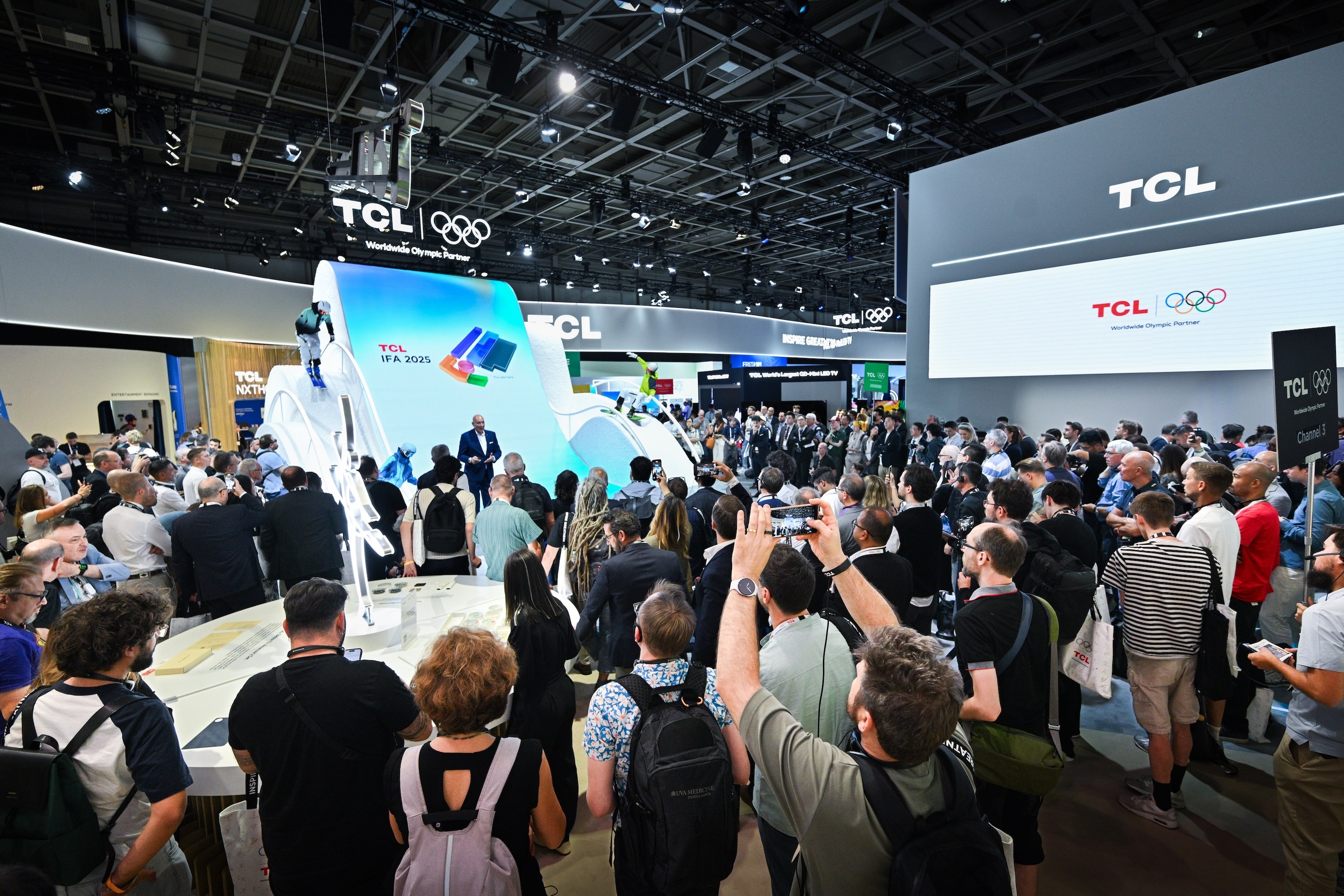 tcl ifa 2025te en yeni ekran ve yapay zeka teknolojilerini sergiledi 0 19wmKlDF