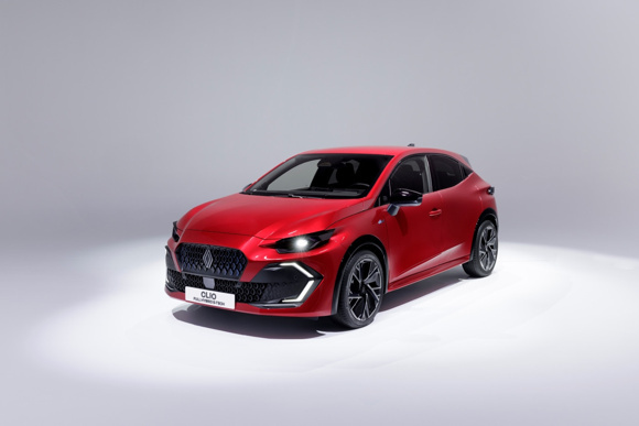 turkiyenin en cok tercih edilen modeli yeni renault clio 6 jenerasyonuyla yine sahneye cikiyor